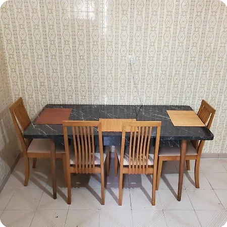 Apartment Away From - 3br - 14' Walk To Port